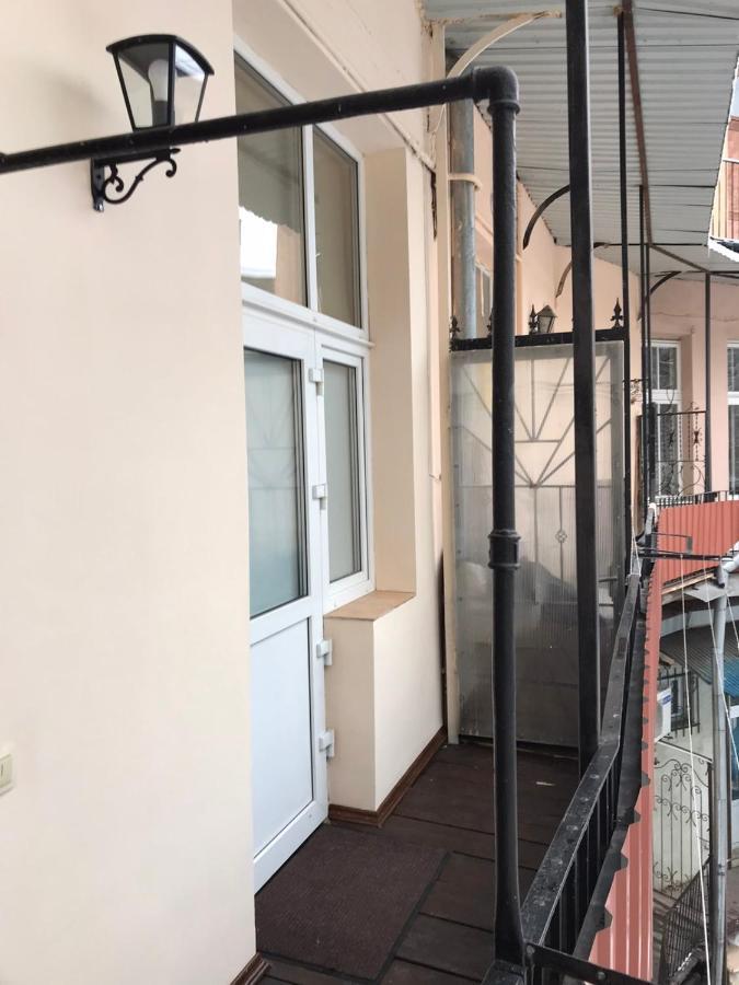Apartments On Shevchenko Avenue Lviv Dış mekan fotoğraf